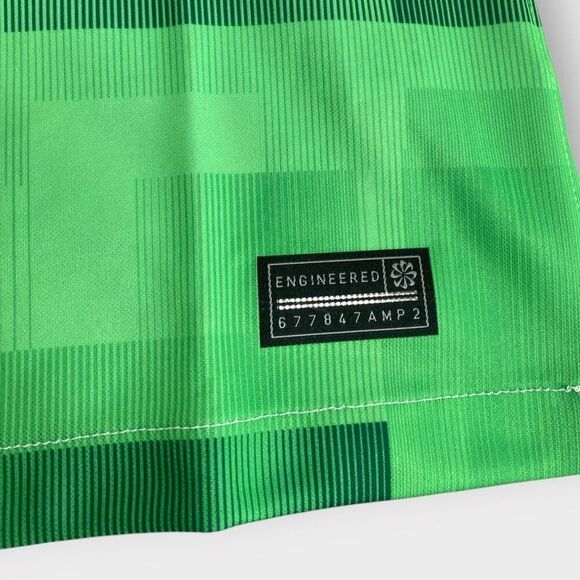Nike Liverpool FC 23/24 Away Jersey Green/White DX2732-101 Womens size M New NWT - Picture 7 of 12